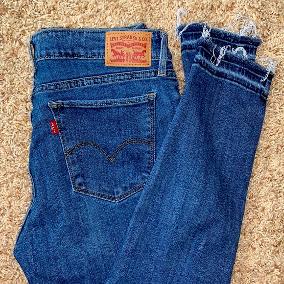 Levi’s 711 Skinny Denim - Picture 1 of 4